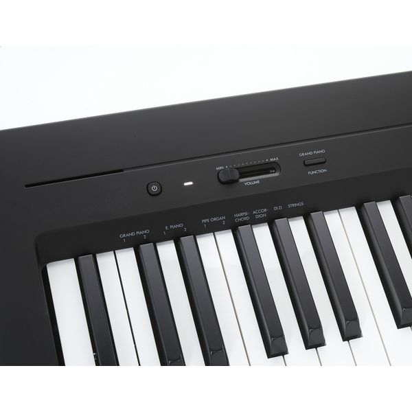 Yamaha P-145 Yamaha P-145