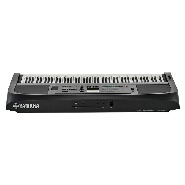 Yamaha DGX-670